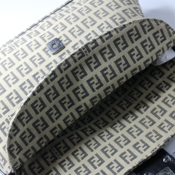 Authentic Fendi Zucca monogram baguette - Picture 9 of 13